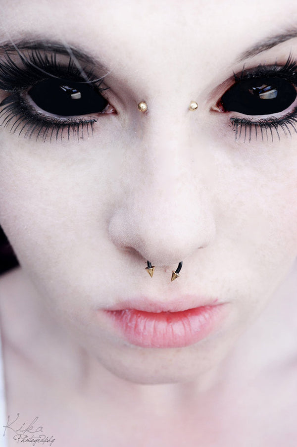black sclera theatrical contact lenses