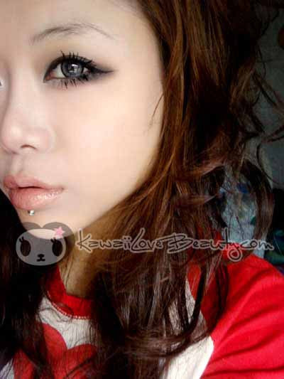 Model photo, CM835 Angel Grey 14.2mm circle lenses by Geo.