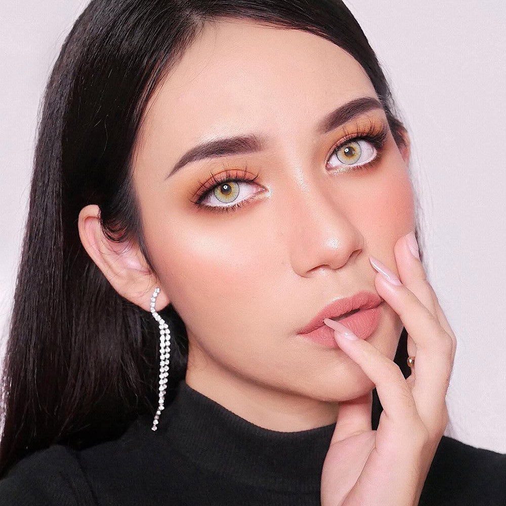 Urban Layer Angeles Grey bright and opaque circle lenses