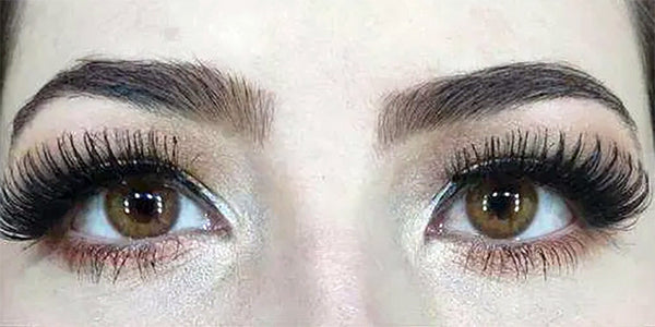 Natural looking chocolate colored contacts in April Brown