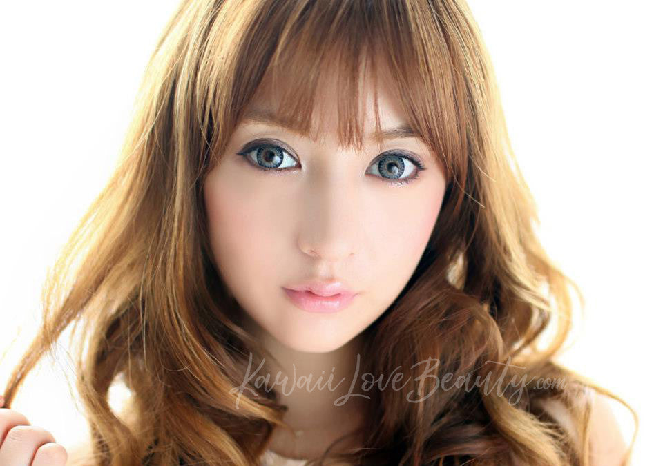 EOS Bambi Grey circle lenses for the big eye look