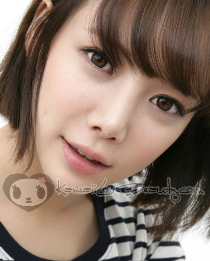 Model photo, BS-204 Bella Brown colored contacts.
