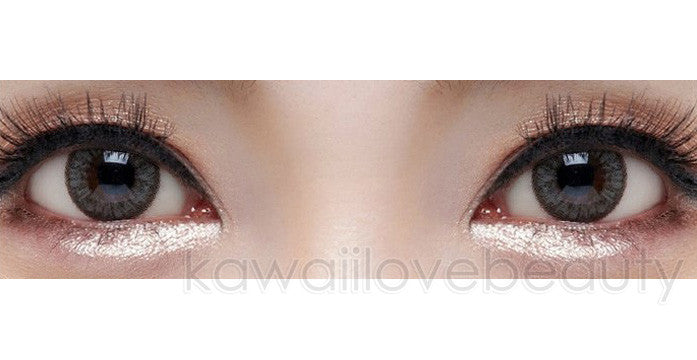 Closeup on Geo Grang Grang HC-245 Grey circle lenses