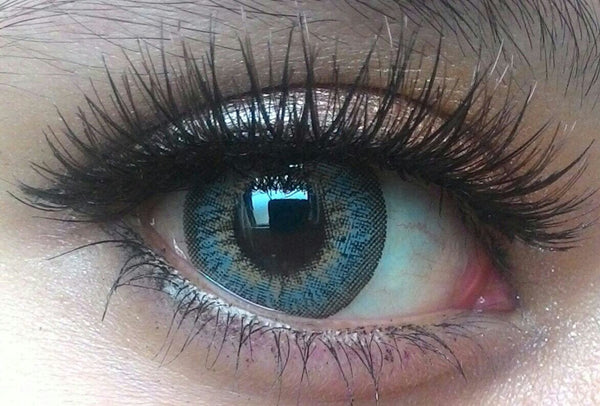 Closeup on Sweety Puffy Grey circle lenses for gorgeous dolly eyes