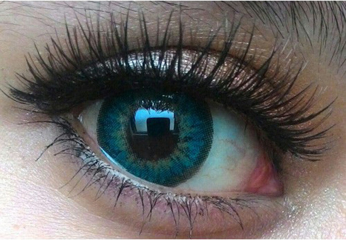 Closeup on Sweety Puffy Turquoise circle lenses for gorgeous dolly eyes