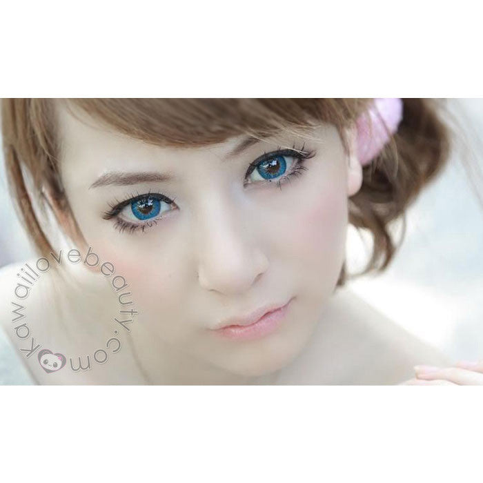 Dolly-eyed but natural effect with Barbie tri-color blue Puffy circle lenses.