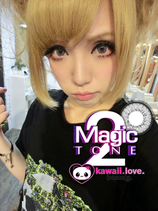 Bright, doll eyes with Blytheye Grey circle lenses by Dolly Eye in low-lighting. Main image