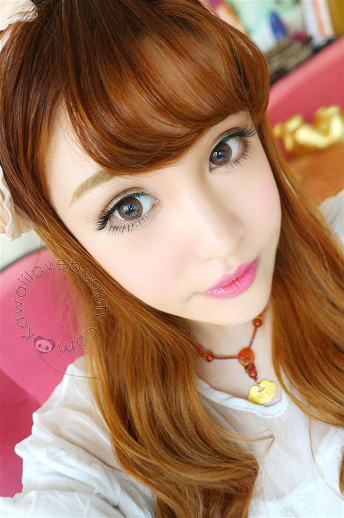 Ulzzang look with doll eye EOS Briller Brown circle lenses. Main image