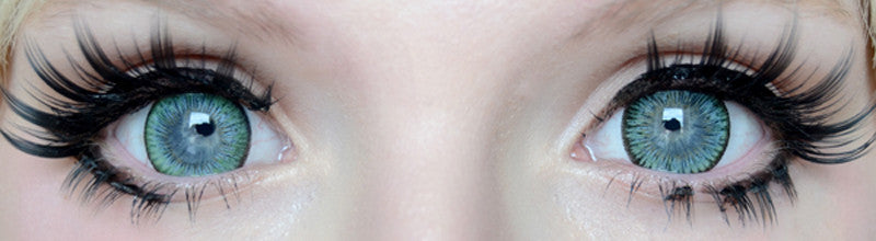 Melon green circle lenses on blue eyes