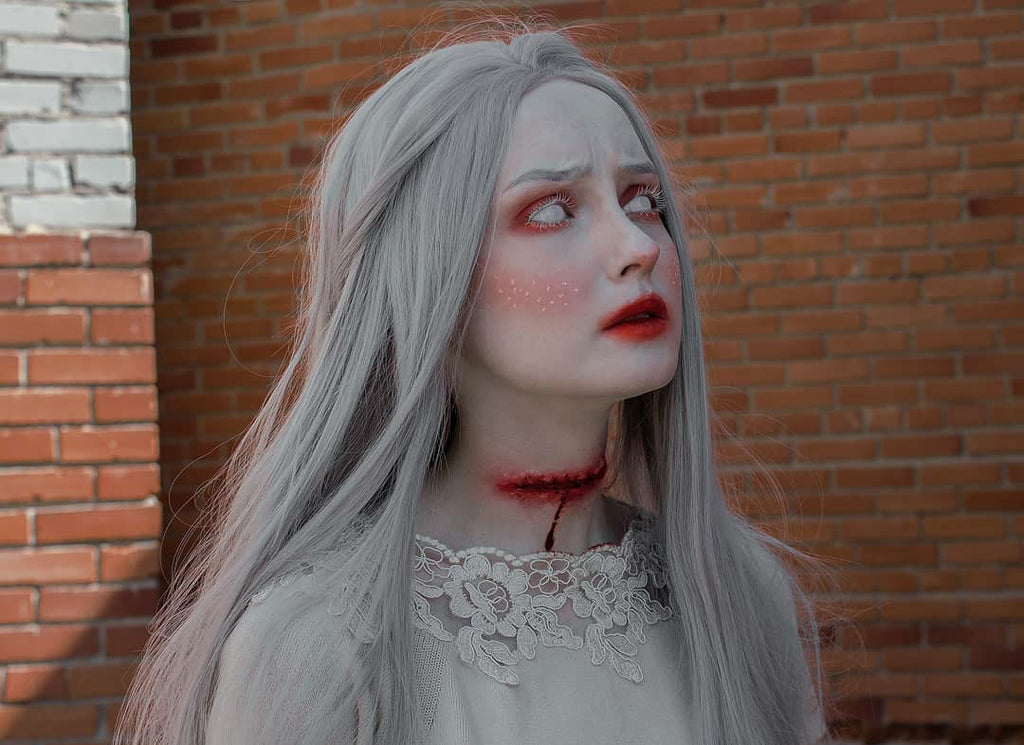Create spooky blindness illusion looks with White Blind M circle lenses