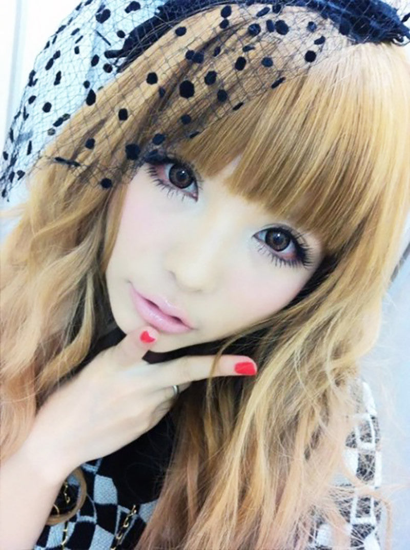 Bambi Brown circle lenses on Japan model Tsubasa Masuwaka