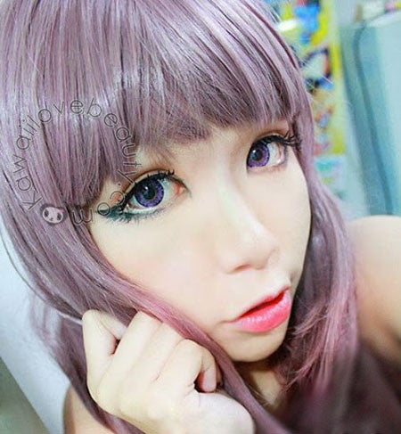 Geo Xtra 3-Tone violet circle lenses on model.