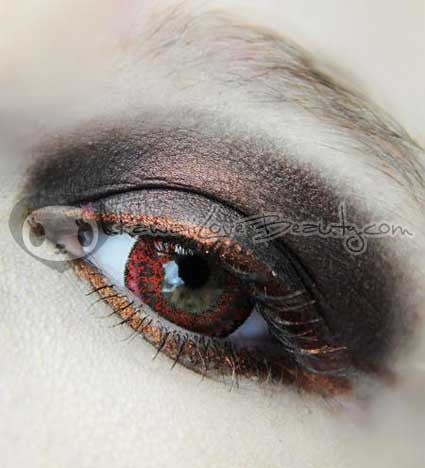 Beautiful deep red eyes with WCH628 Red colored contacts.