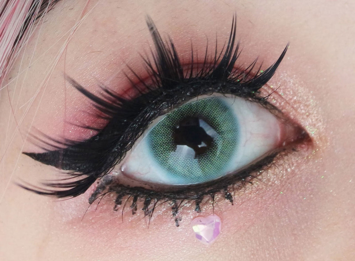 Sweety Lurve Blue Green circle lenses are natural looking pale aqua colored contacts for a realistic color change. Hidrocor Topaz light cyan circle lenses ship fast and *free from the United States