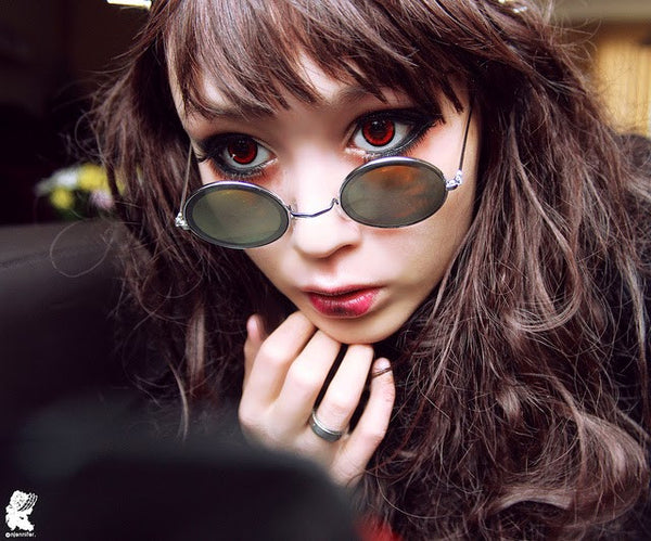 Dolly Red circle lenses.