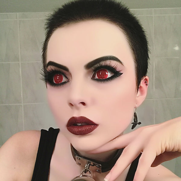 Red mesh crazy colored contact lens
