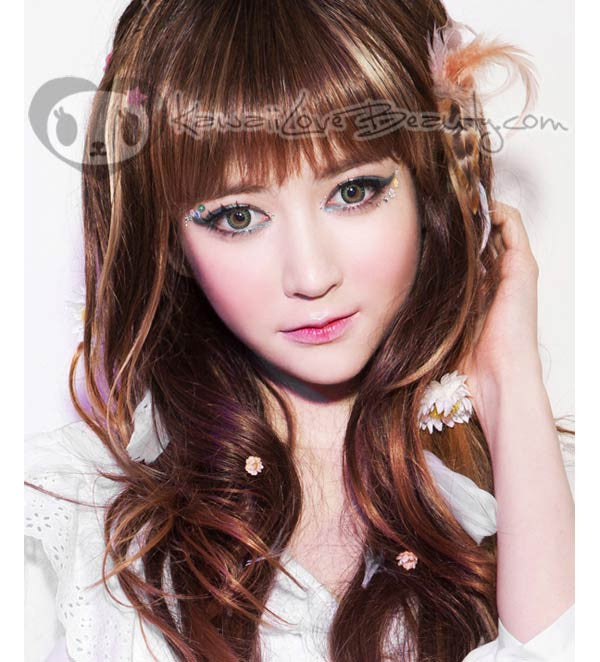 Get a dramatic color change with Geo Twins (Cherry Holic) Green YH303 circle lenses.