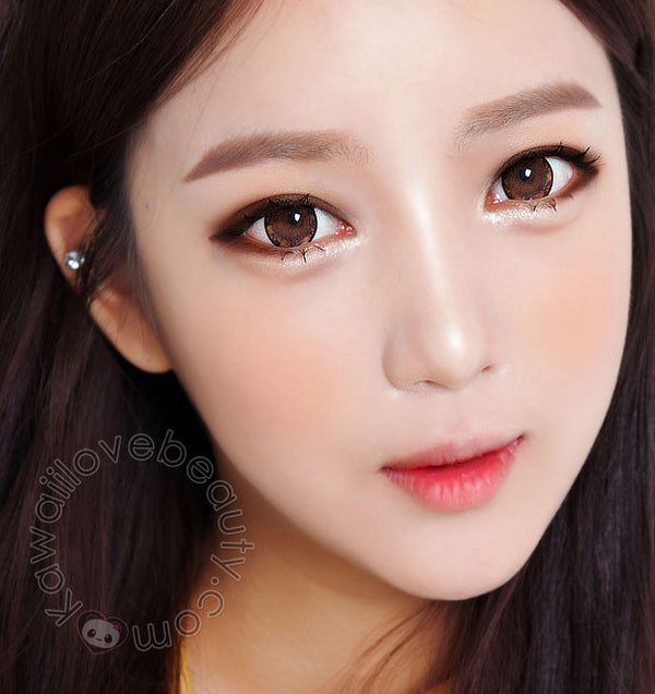 Perfect doll-eyed look with Geo Xtra Brown WTB94 circle lenses.