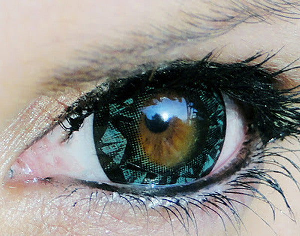 Geo WTB33 Green Diamond circle contact lens on hazel eyes