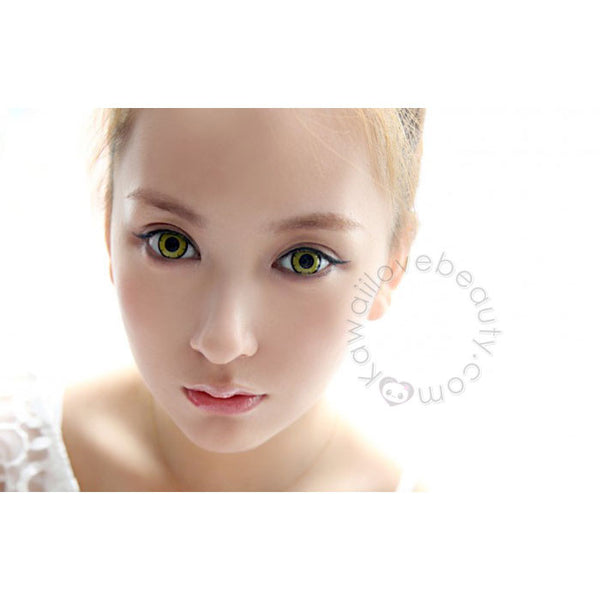 Dramatic anime eye look with Twilight Yellow colored circle lenses.
